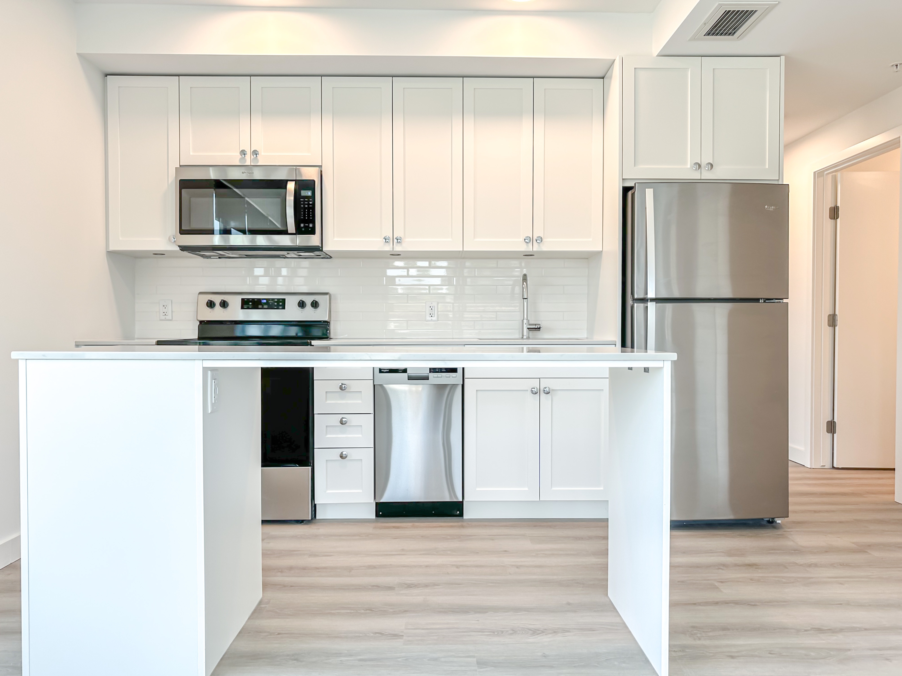 123 4 Street Northeast - 806